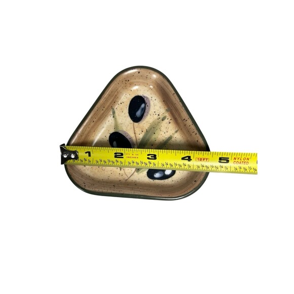 Julie Ueland Feels Like Home Enesco Olive Triangle Mini Plate Appetizer Set of 4 - Picture 6 of 9